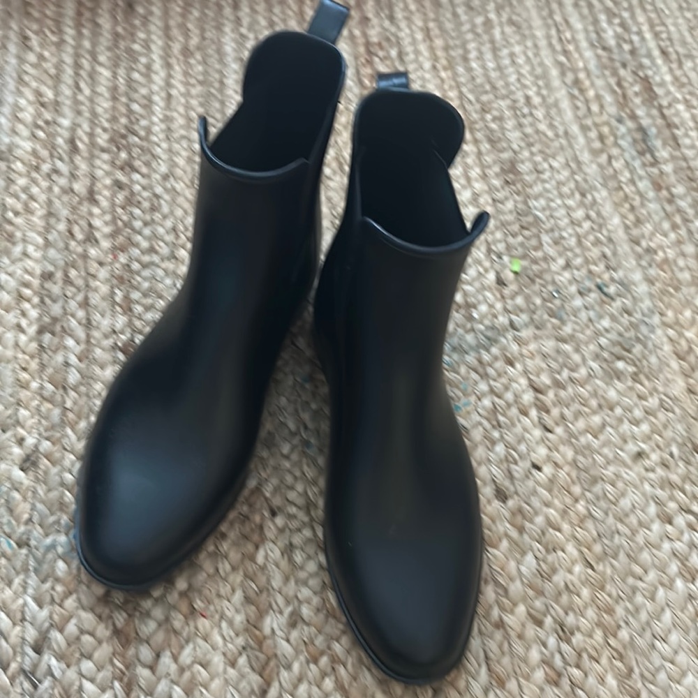A new day Rain boots size 9 black
